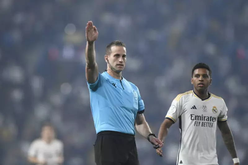 مصدر ليلا كورة: خافيير روخاس حكمًا لمباراة الأهلي والزمالك في الدوري 